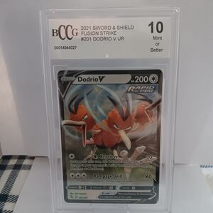 Dodrio V Pokémon Card - Fusion Strike